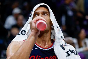 哈登：大洛带来了不同的风格 这正是我们此前一直缺少的东西