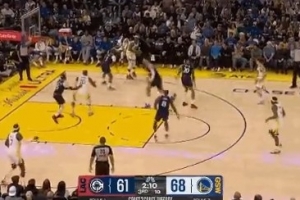 出其不意！巴特勒面对保罗 直接颠投干拔三分命中！