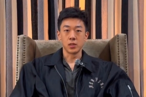 王少杰谈手腕伤势：有些老伤&近期有些复发 昨天在场上被撞了一下