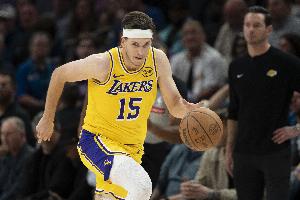 里夫斯明夏可签5年2.4亿！尼克-杨：湖人不会给 他没法做球队老大