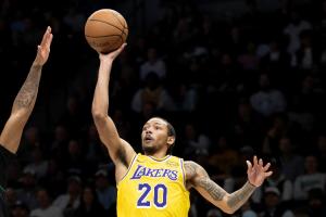 前全美第一高中生！湖人后卫小史密斯临危受命轰25分6助 三分6中5